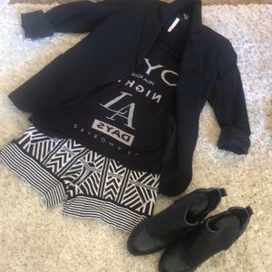 LA/NY v-neck T-shirt